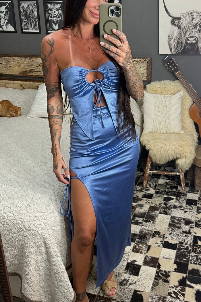 Conjunto top e saia midi com fenda em cetim Cleópatra