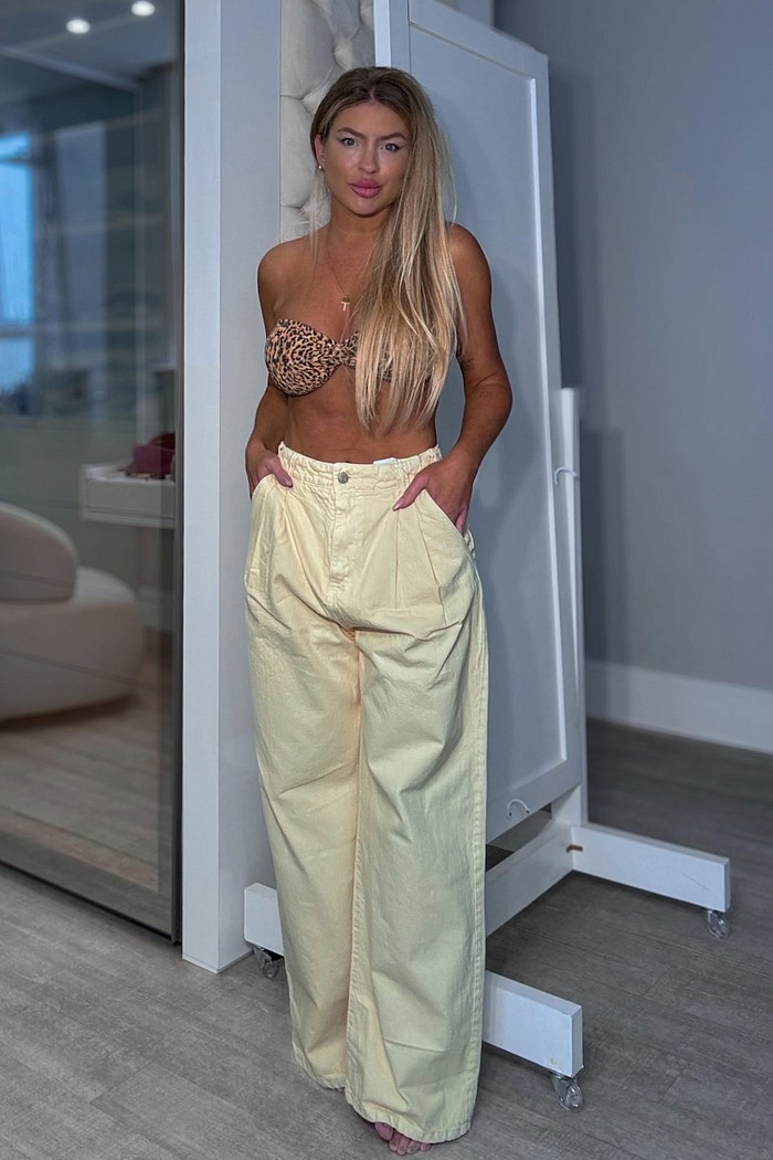 Calça jeans pantalona amarelo manteiga Brittany