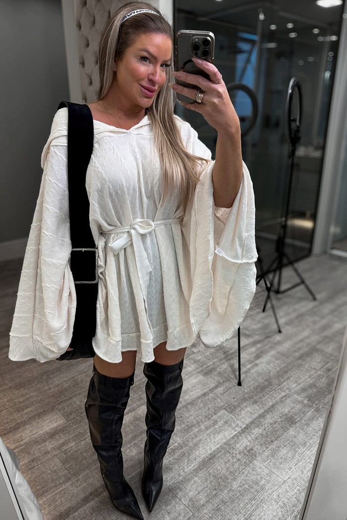 Bata de tricô com amarração