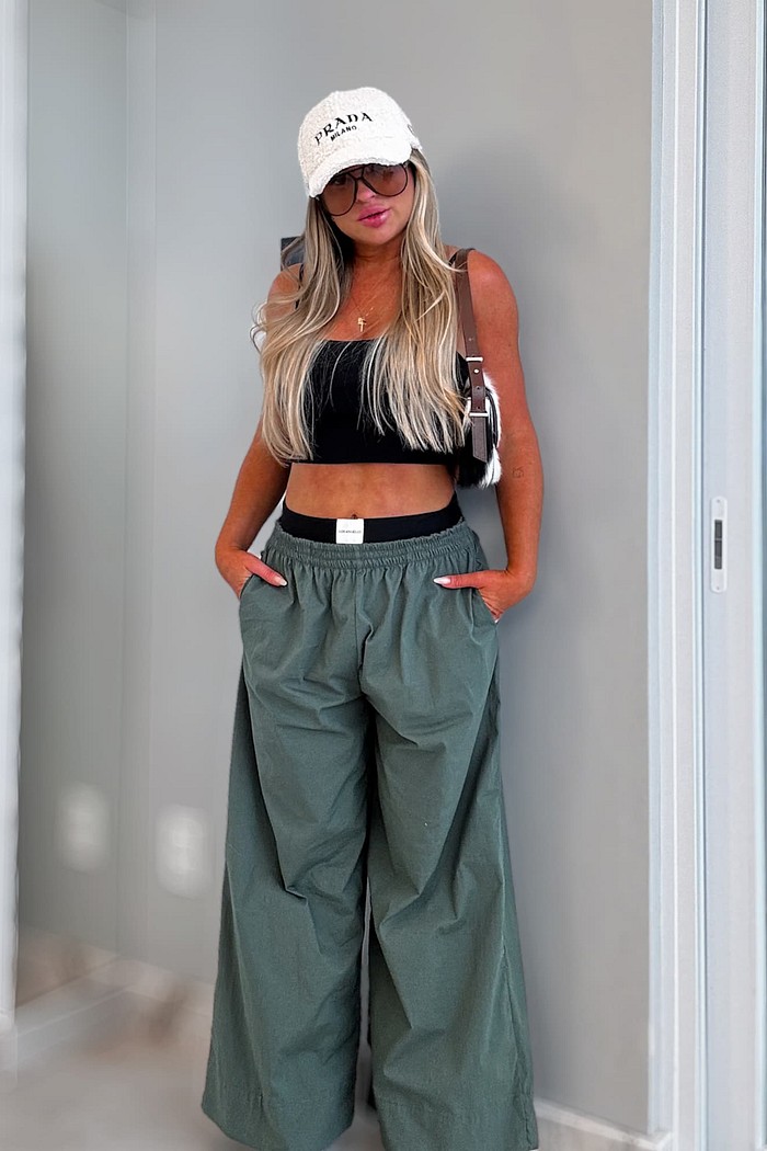 Calça pantalona em viscose Gaia