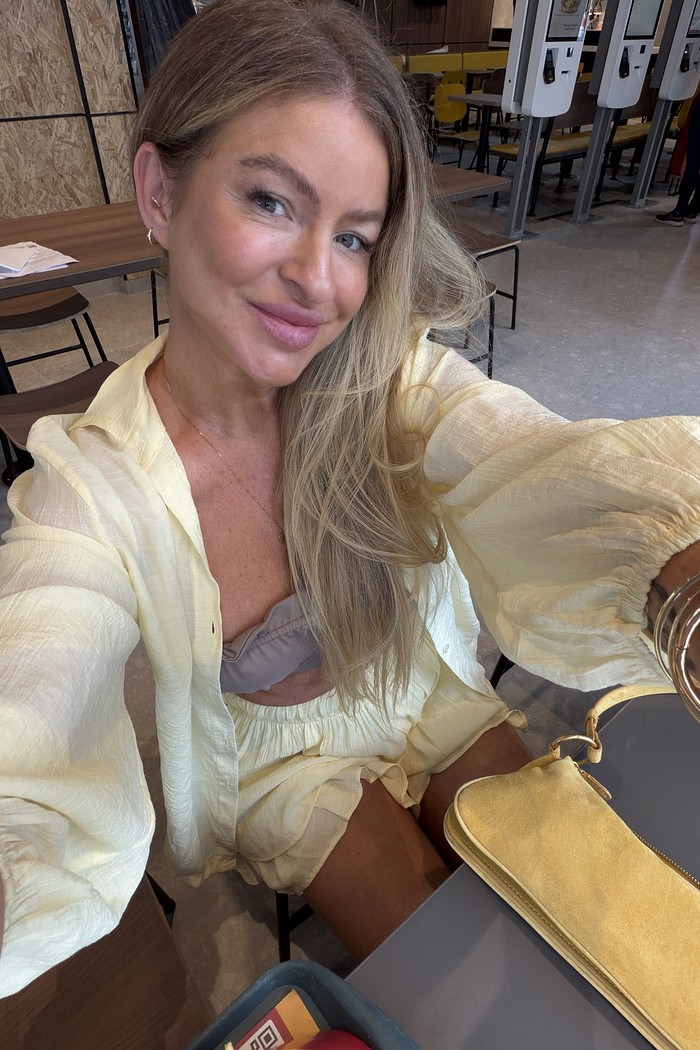 Conjunto camisa e saia mini com babados Estela