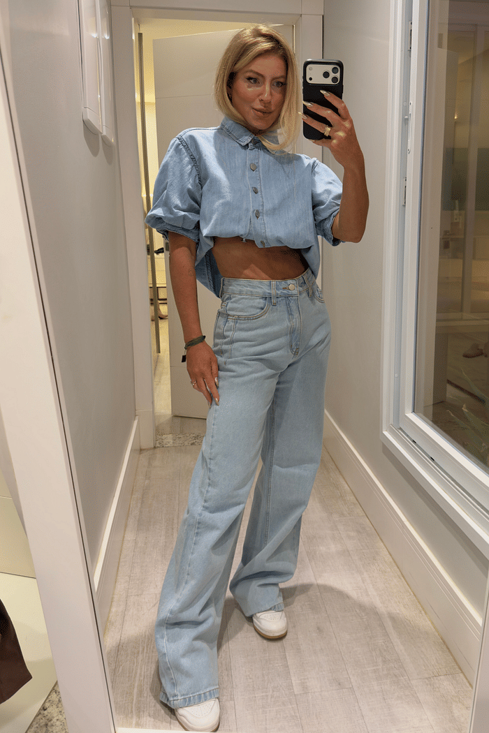 Calça jeans pantalona Rebeca