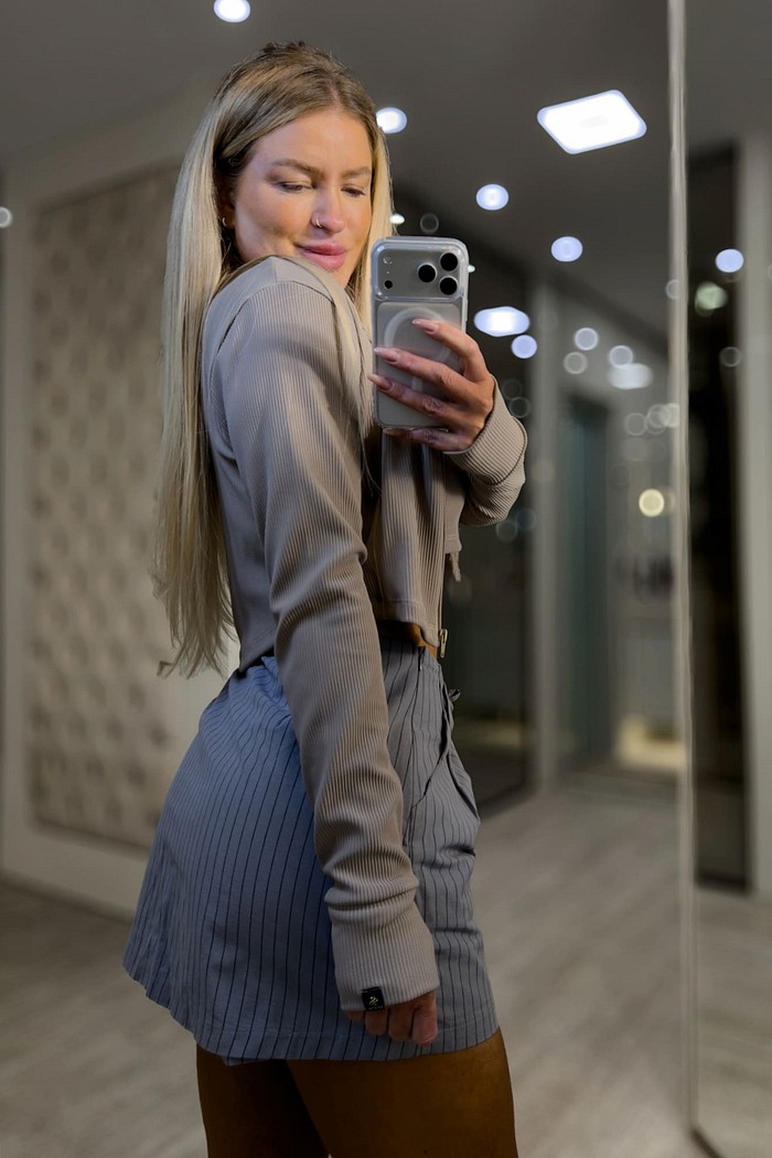 Saia curta alfaiataria listrada