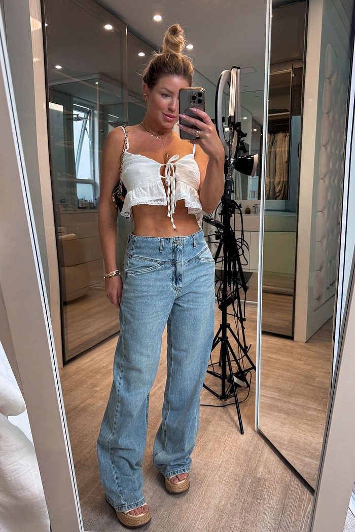 Blusa de alcinhas e amarração com detalhes em renda Sofia