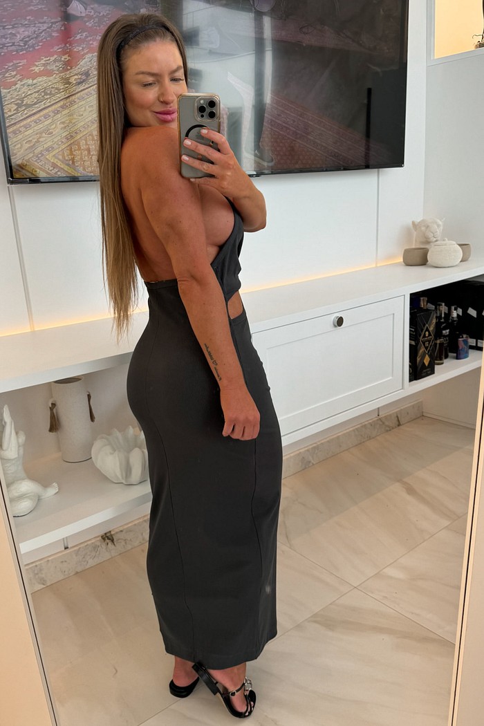 Vestido midi canelado frente única