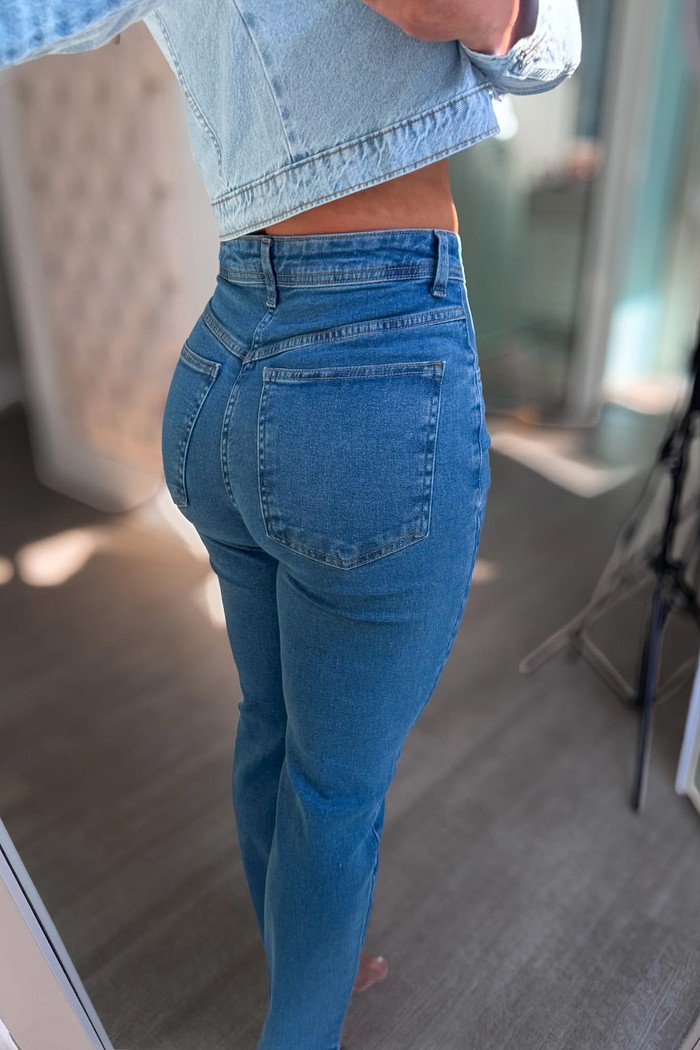 Calça jeans mom Sabrina