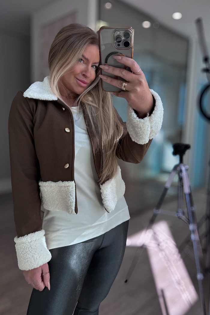 Jaqueta em Suedi com pelos Allana