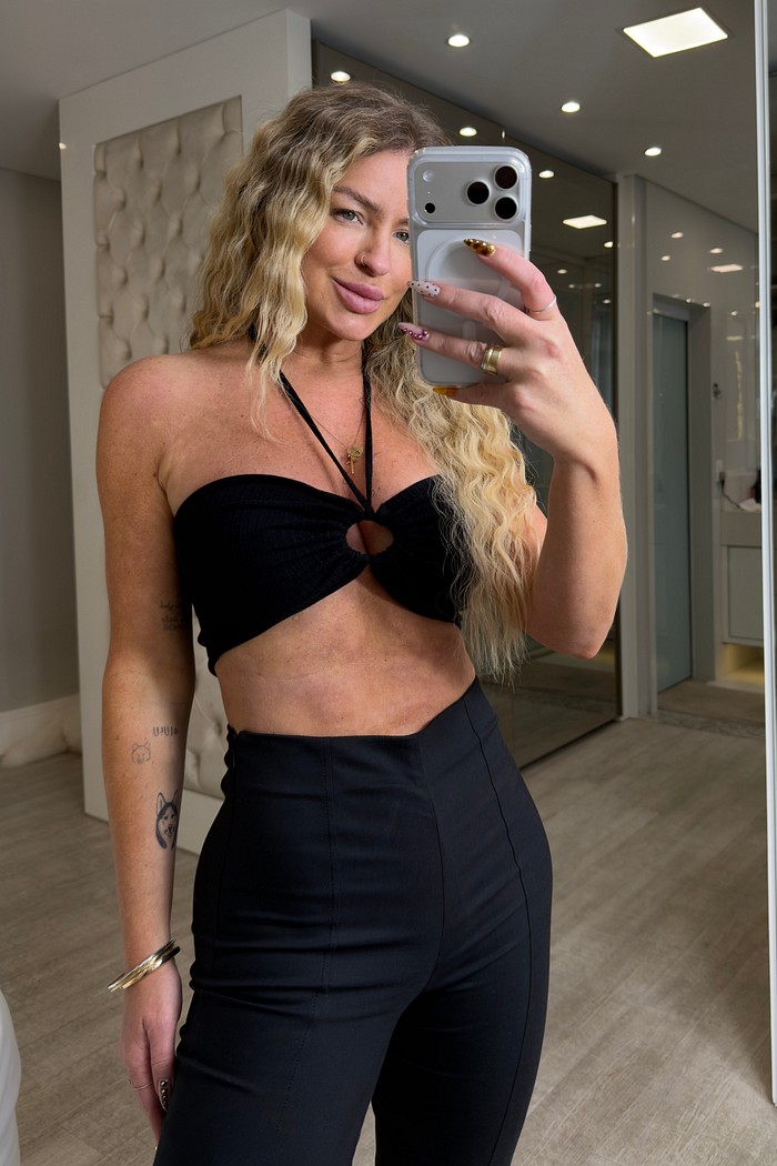 Top canelado tomara que caia com amarração