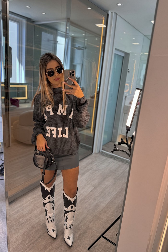 Blusa de tricô com bordado simple life