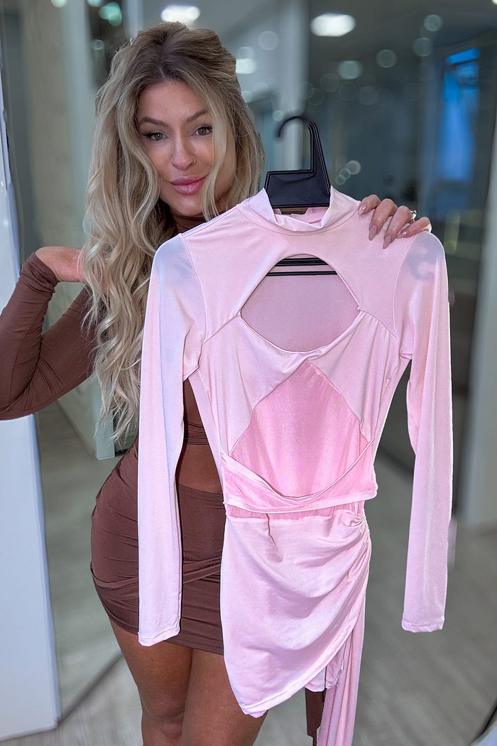 Vestido curto  manga longa com detalhes em tule e ponta Fran