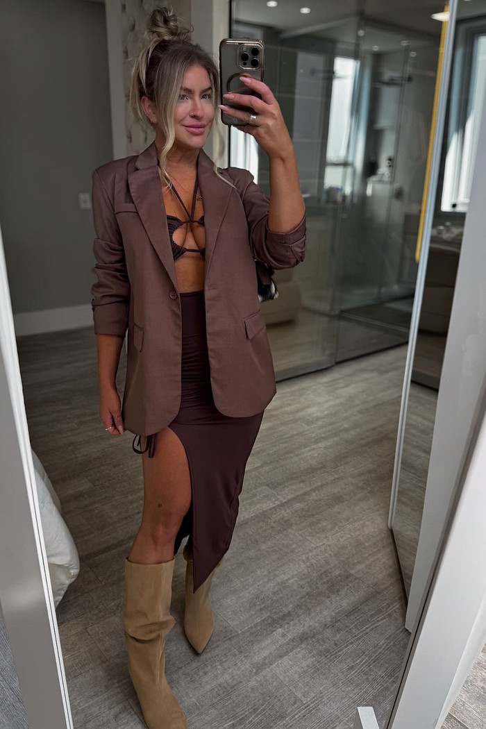 Vestido midi com recortes e fenda Georgina