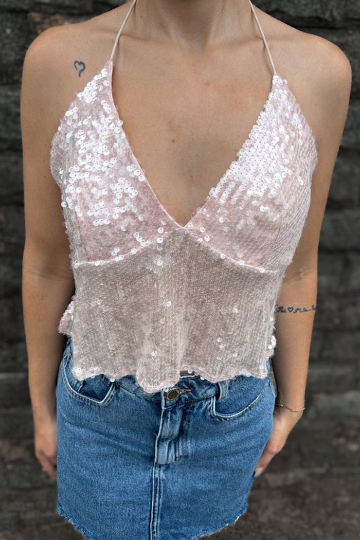 Cropped frente única com aplicações em paetê