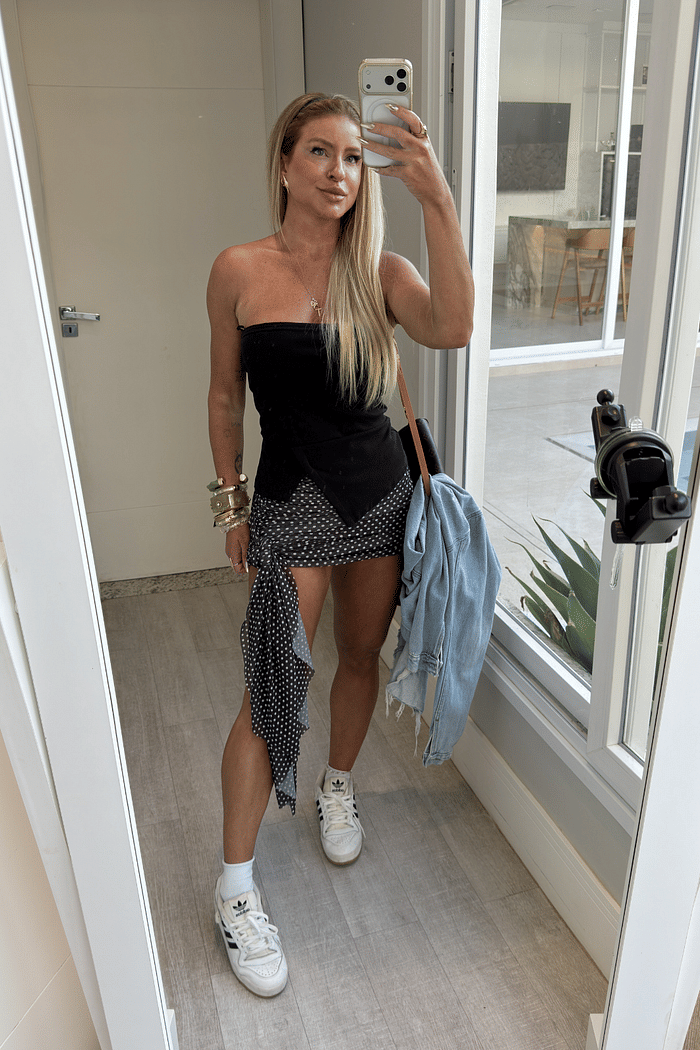 Blusa tomara que caia assimétrica preta Lyra