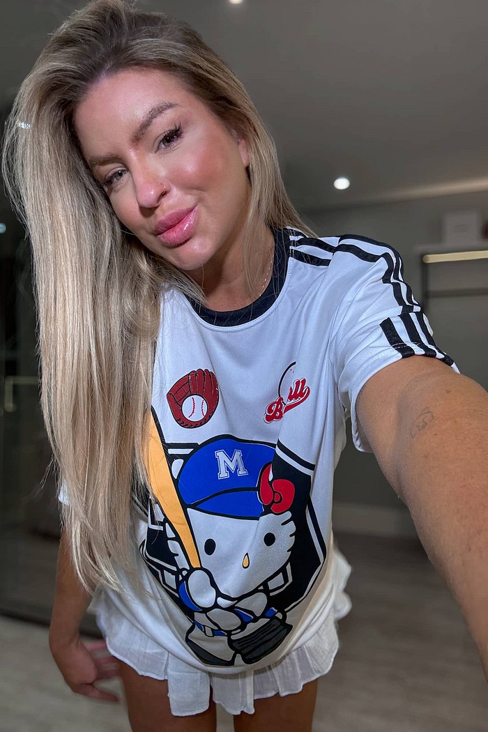 Camiseta alongada oversized Basebol Hello Kitty