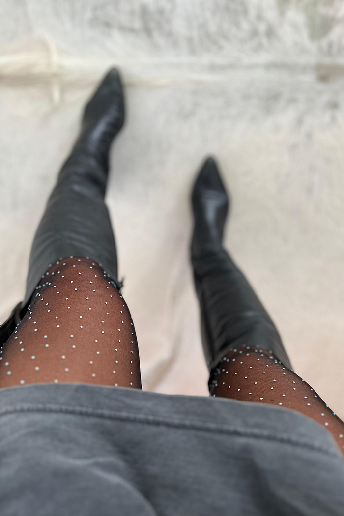Meia calça com aplicações em strass preto