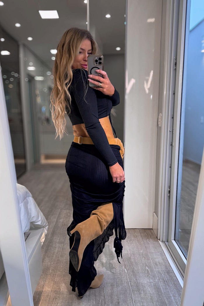 Vestido midi  tomara que caia de tule com recortes de ponta Dafne