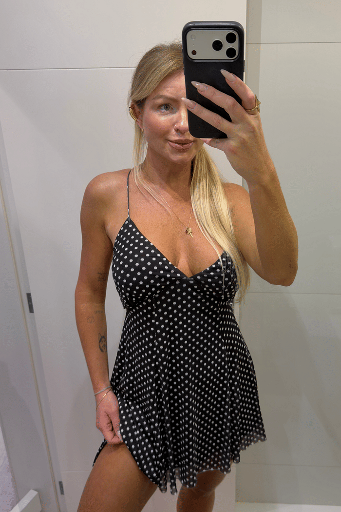 Vestido curto de alcinha  em tule estampa poá Carol