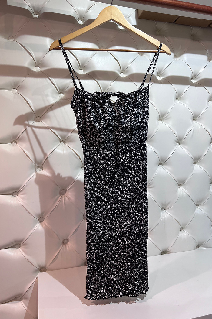 Vestido sheila preto com estampa de flores branca