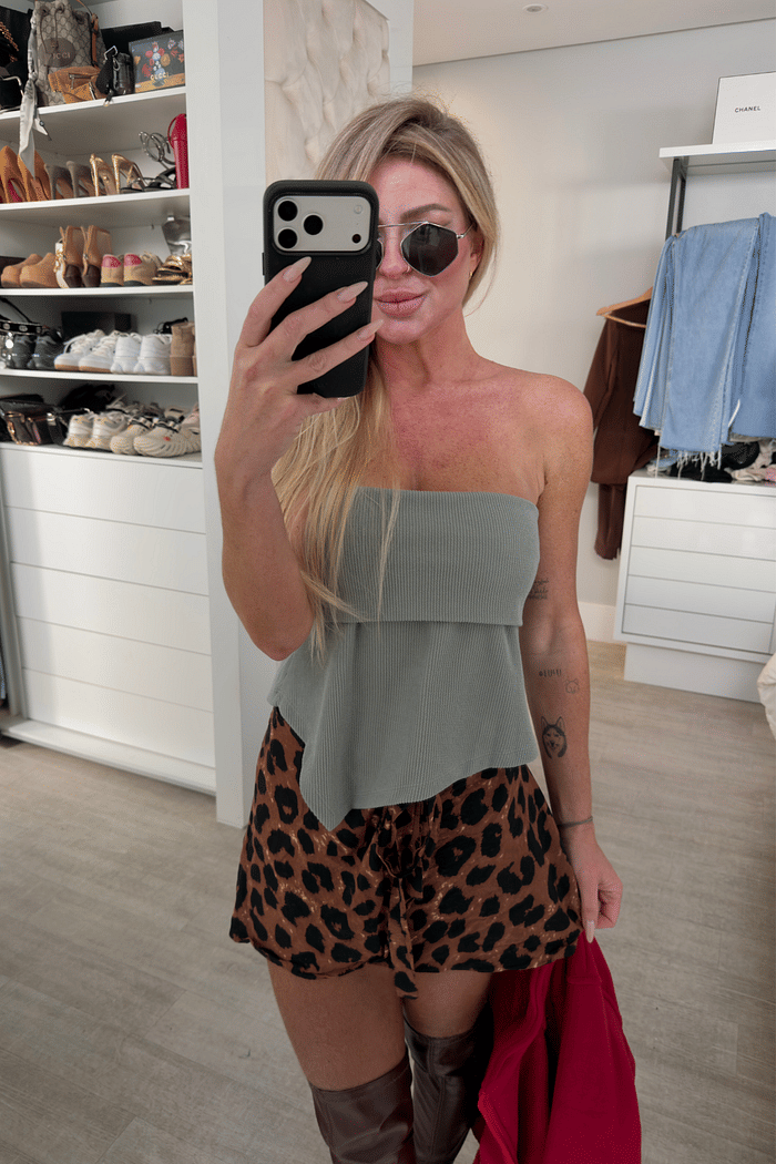 Blusa tomara que caia de ponta gioh