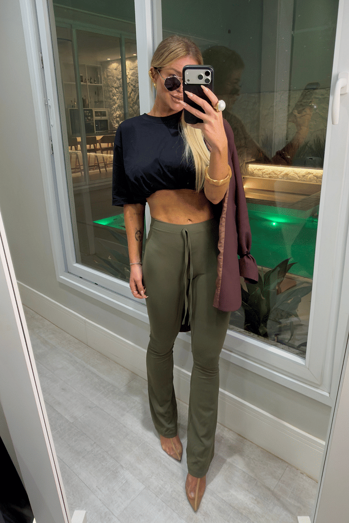 Calça flare em poliamida Greice