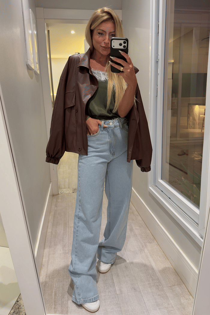 Calça jeans pantalona Rebeca