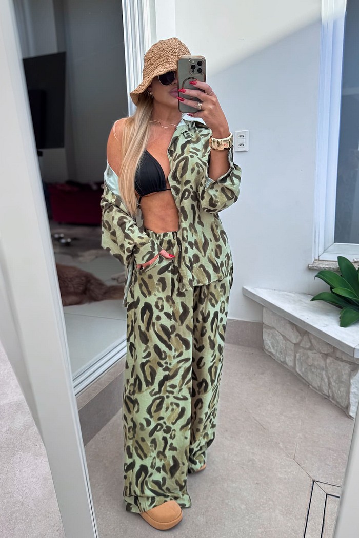 Calça pantalona estampa onça Marielle