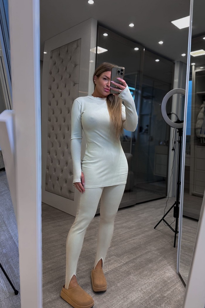 Conjunto canelado calça pezinho e blusa Mirella