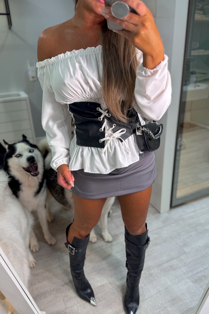 Blusa ombro a ombro com cinto corpete