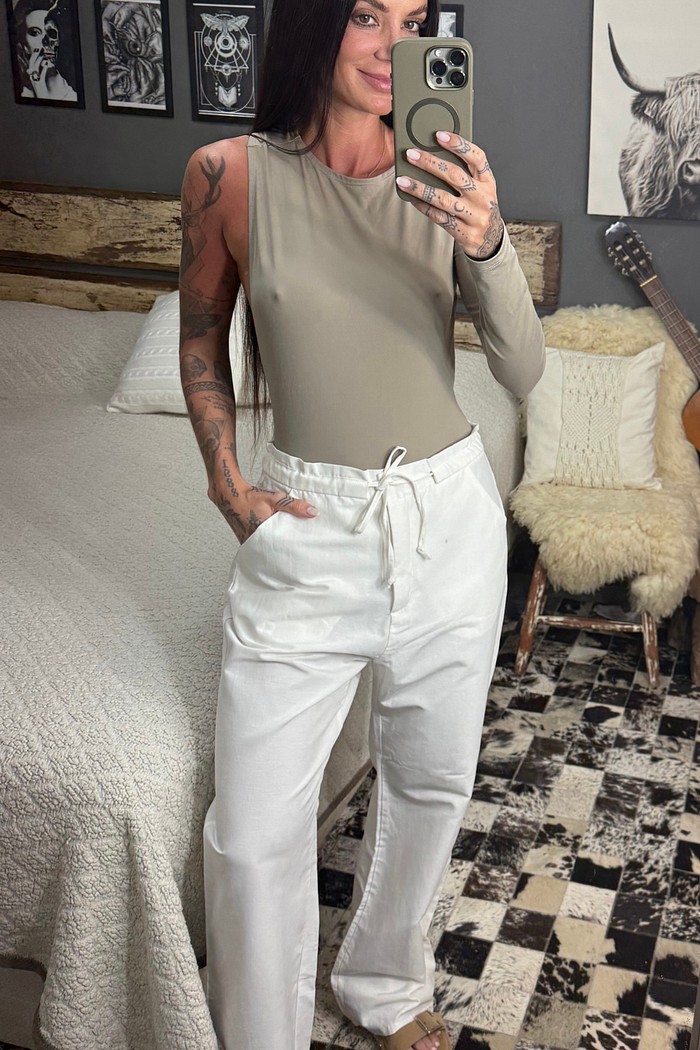 Body um ombro manga longa