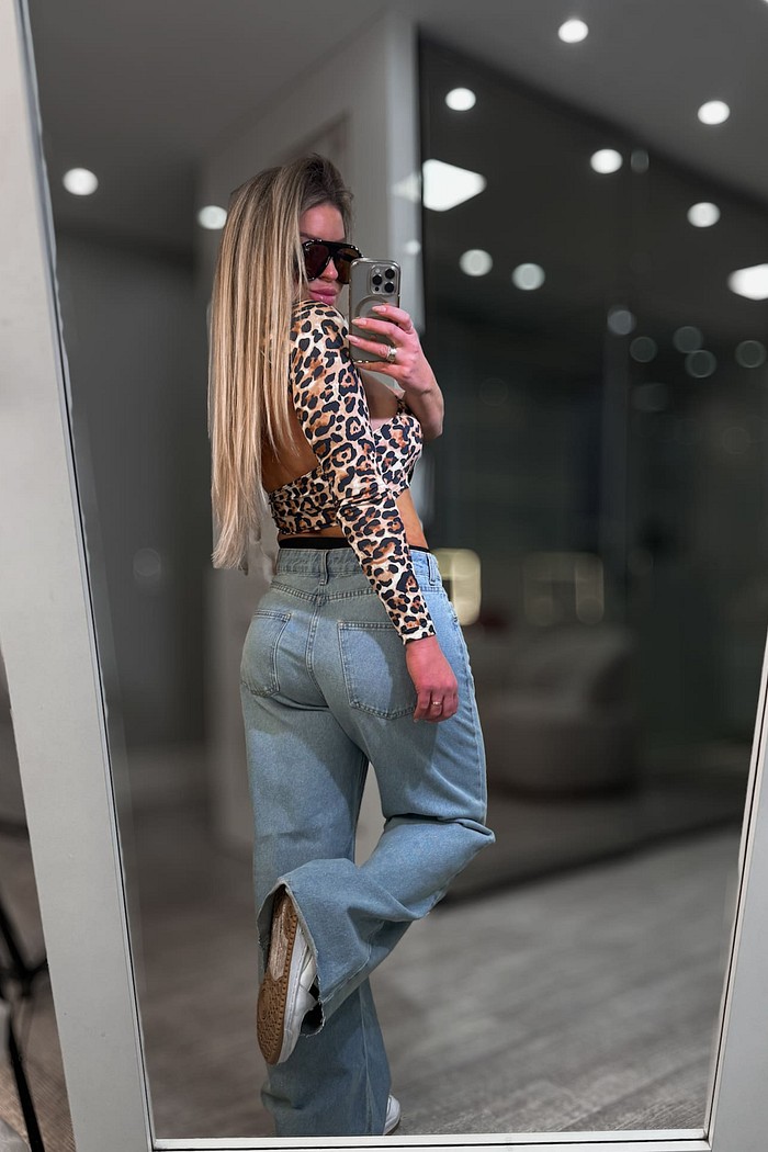 Calça jeans pantalona Jeisi
