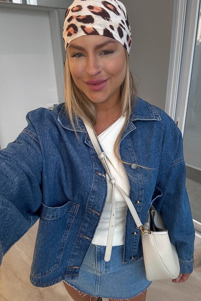 Jaqueta jeans assimétrica