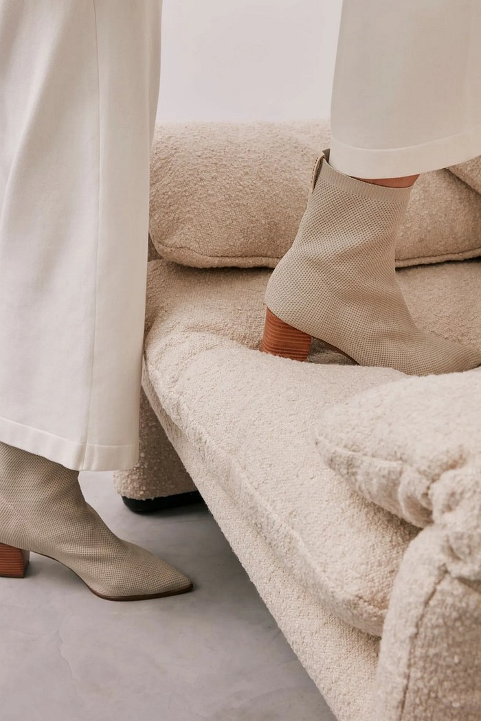 Bota cano baixo em tricô salto médio