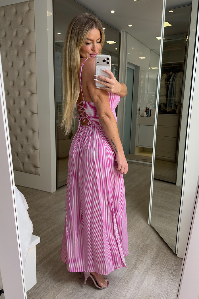 Vestido longo de alcinha estampa de listra