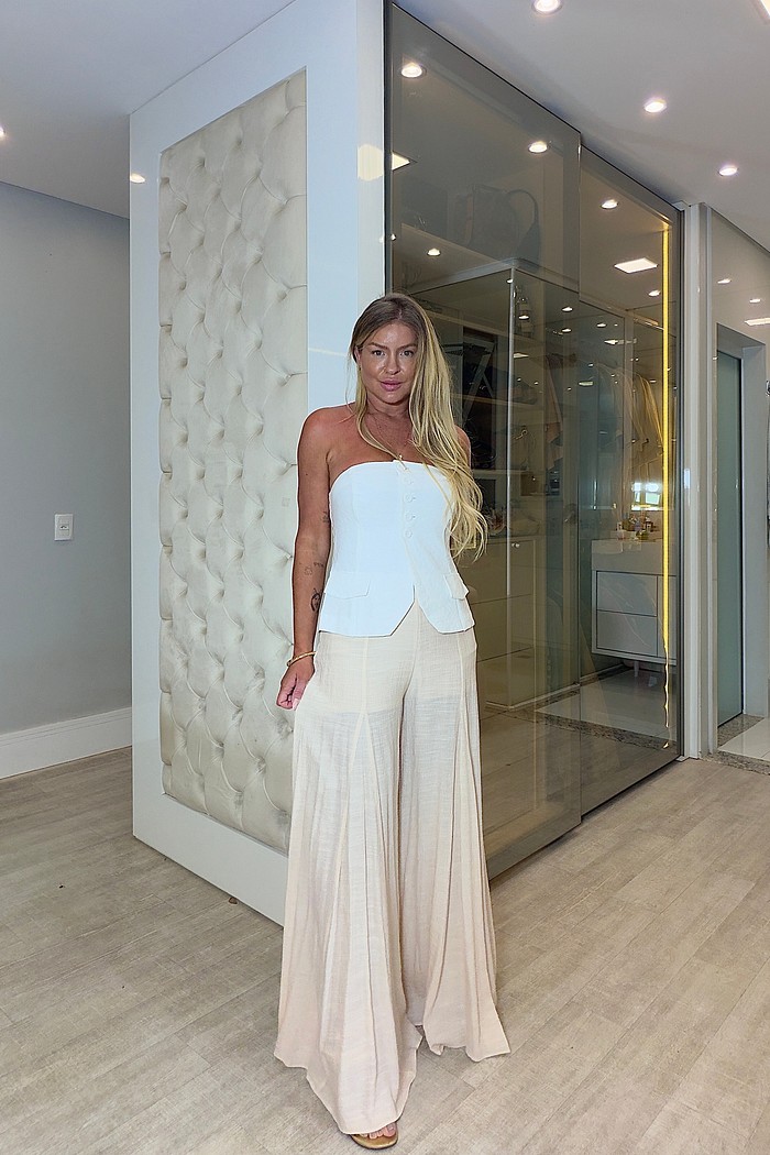 Calça pantalona em crepe Neiva