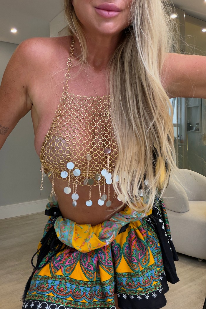 Top frente única de corrente com aplicação de lantejoulas  Dourado