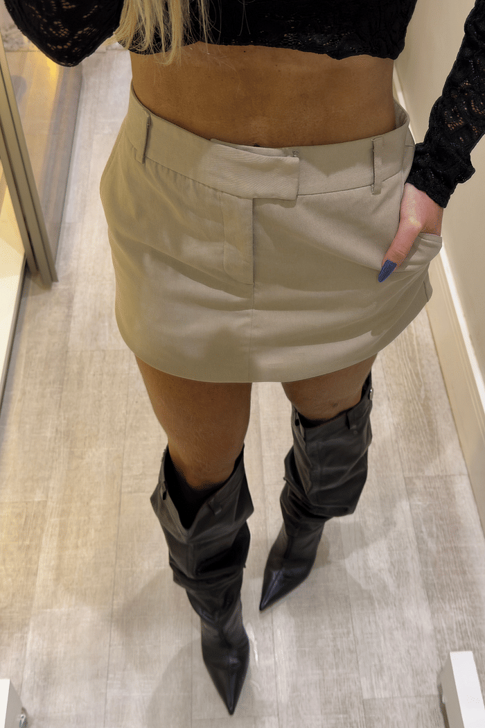 Short saia alfaiataria Audrey COR DOCE