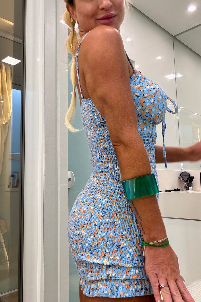 Vestido sheila azul com estampa de flores laranja