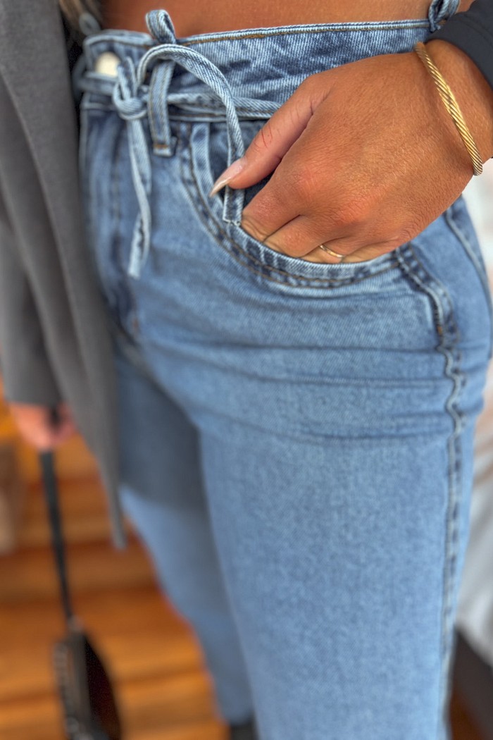 Calça jeans clochard lavagem escura