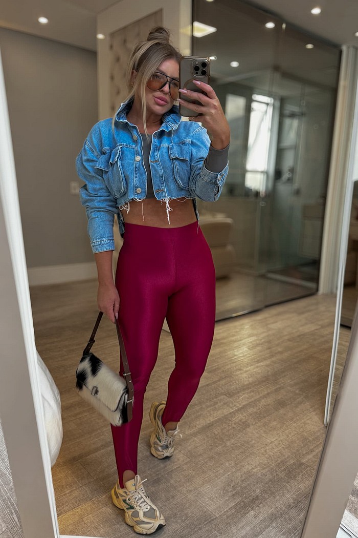 Jaqueta jeans cropped com bolsos Elisa