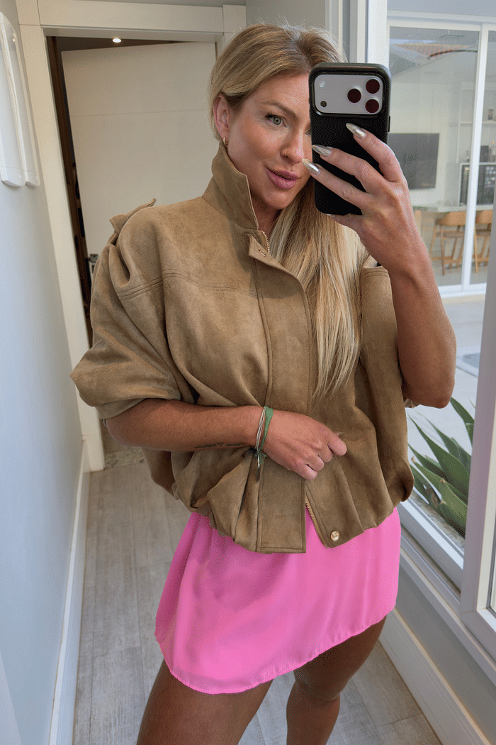 Conjunto blusa frente única e short saia mini Alyna