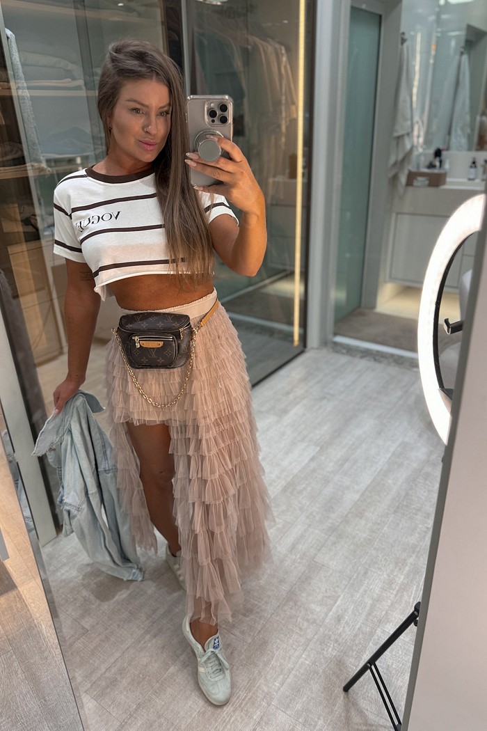 Saia midi em tule assimétrica isla