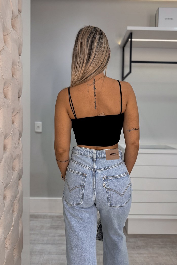 Cropped canelado com alça dupla fina