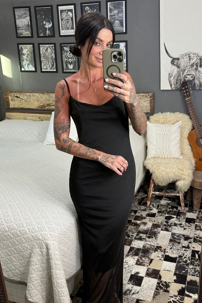 Vestido midi de tule alças finas  luma