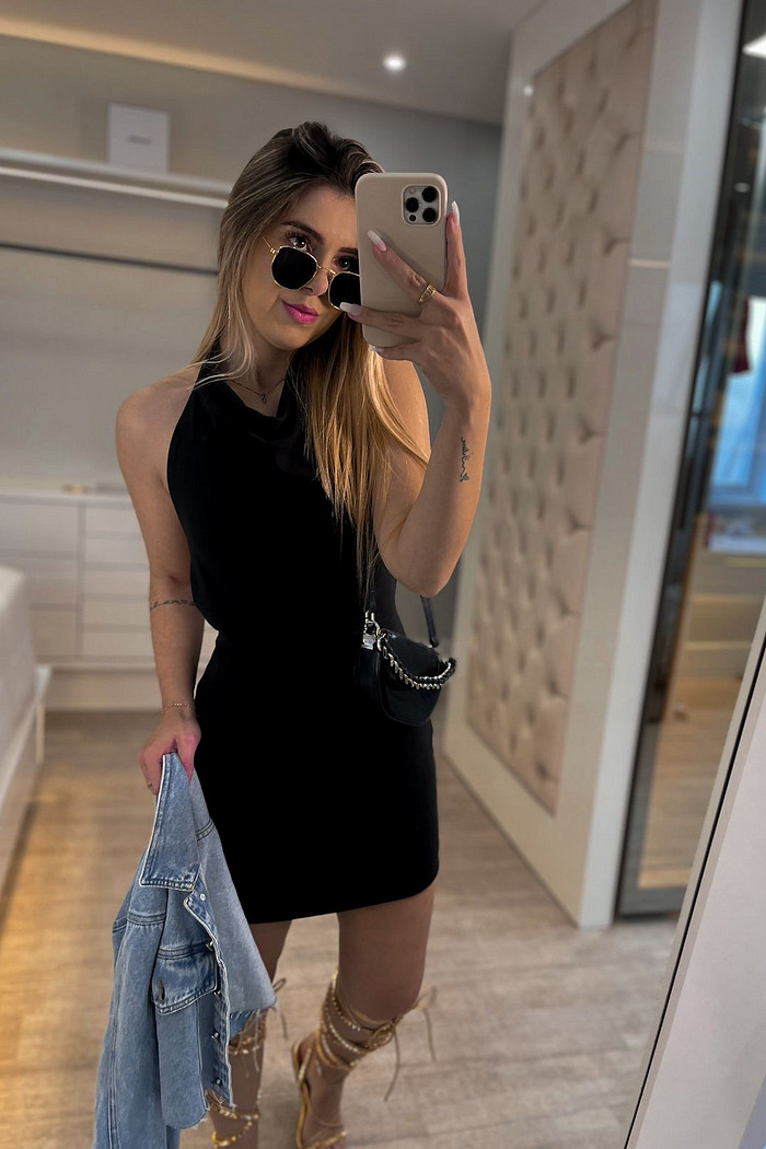 Vestido curto frente única preto