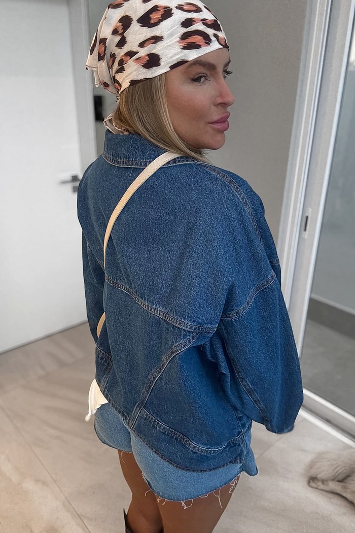 Jaqueta jeans assimétrica