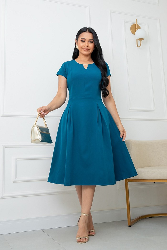 Vestido Midi Liso Com Pregas e Manga Curta