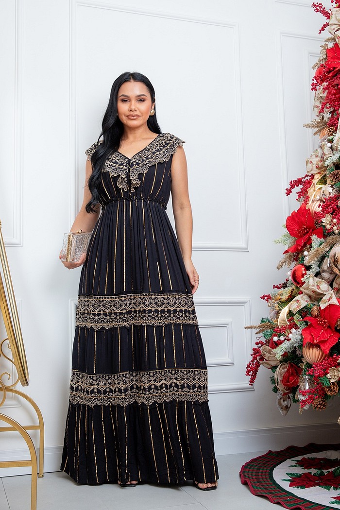Vestido Longo Preto Com Renda e Fios Dourados