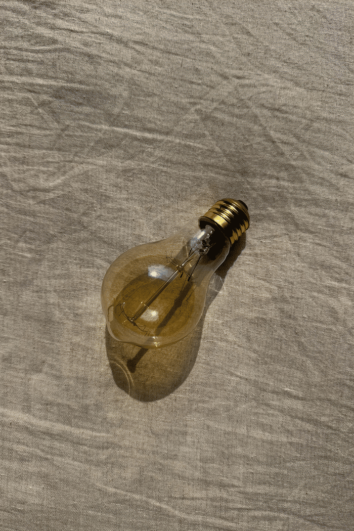 Lâmpada Incandescente - Luz Natural A19 - 220V