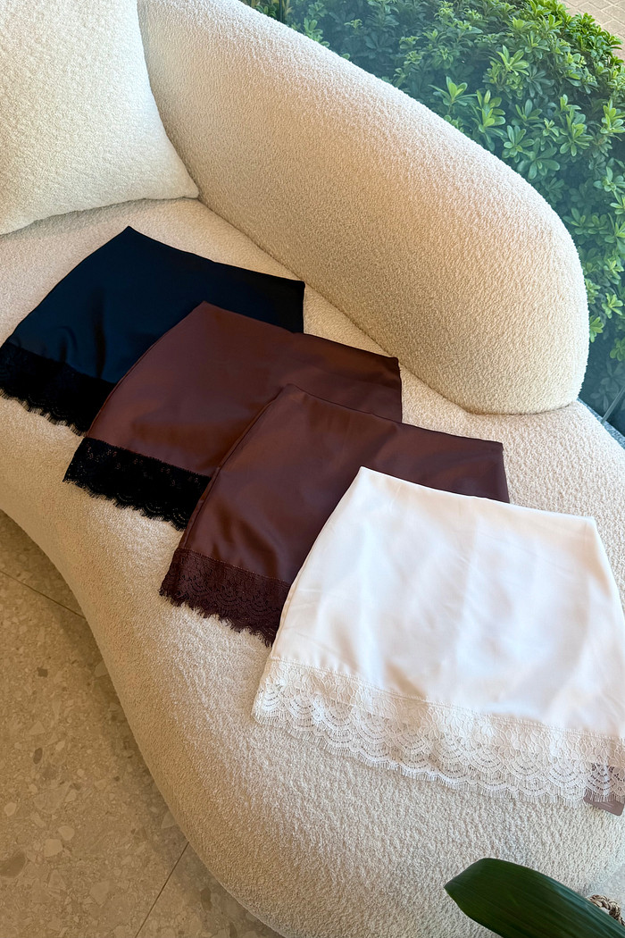 Shorts Saia Acetinada Armelle