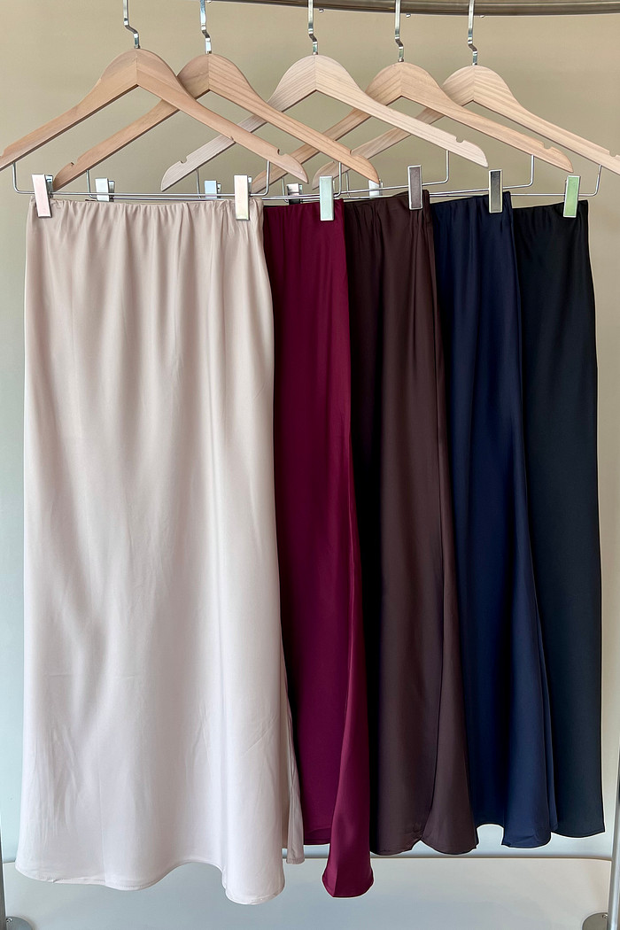 Saia Longuete Cetim Maraika